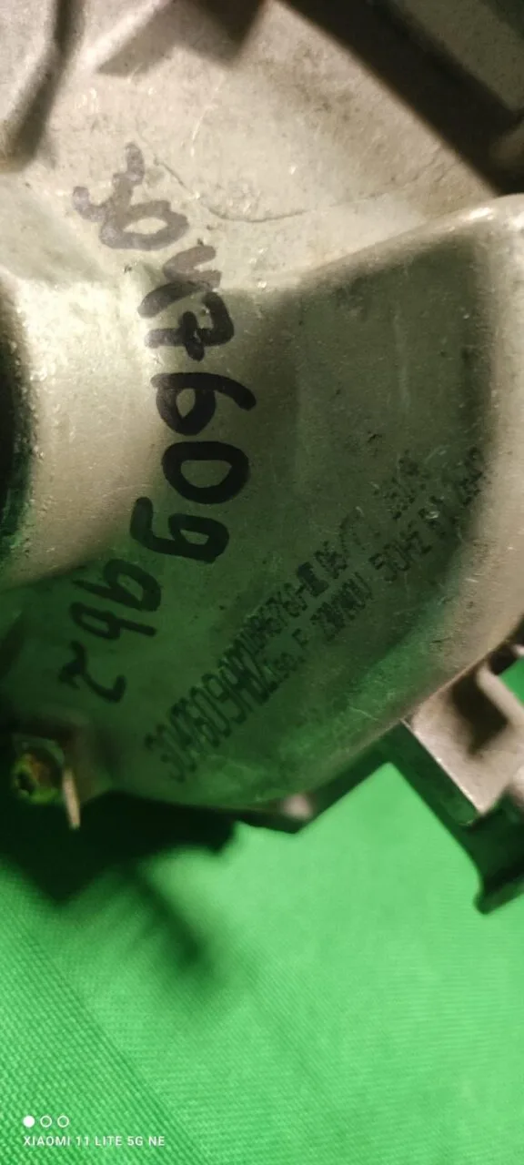 Двигатель Bosch 3047609AB2 3047609AC0 - 8 контактов