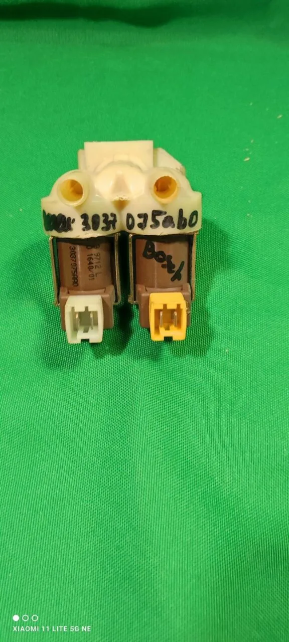 Клапан двойной Bosch 3037075 AB0 (AB8) фишка