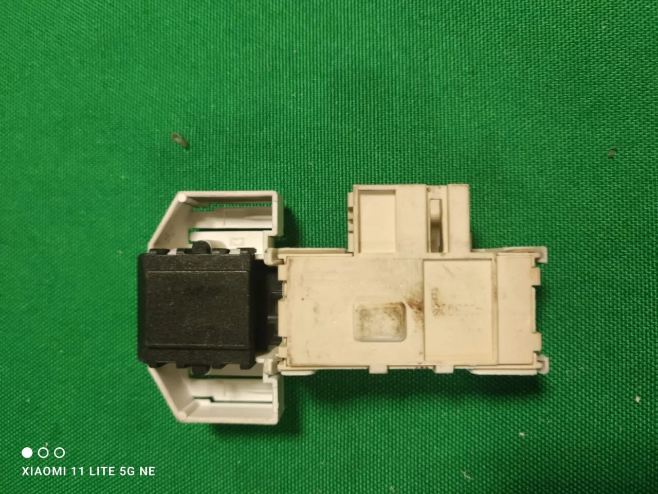 Замок люка (УБЛ) Bosch 5420005434 защелки