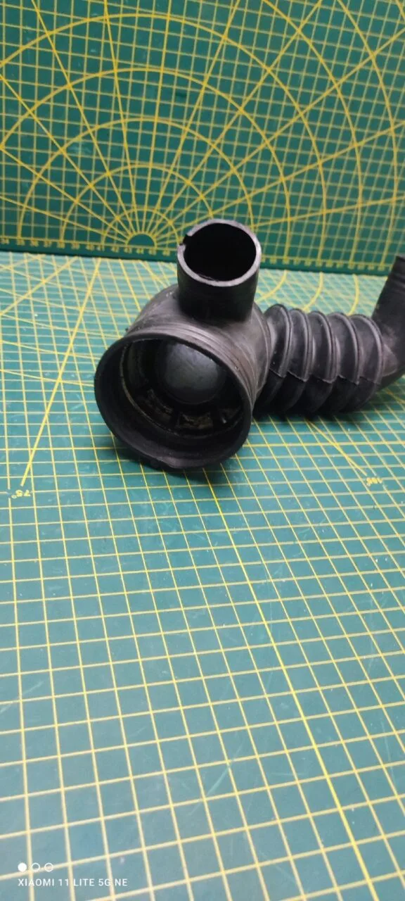 Патрубок Whirlpool 42079698