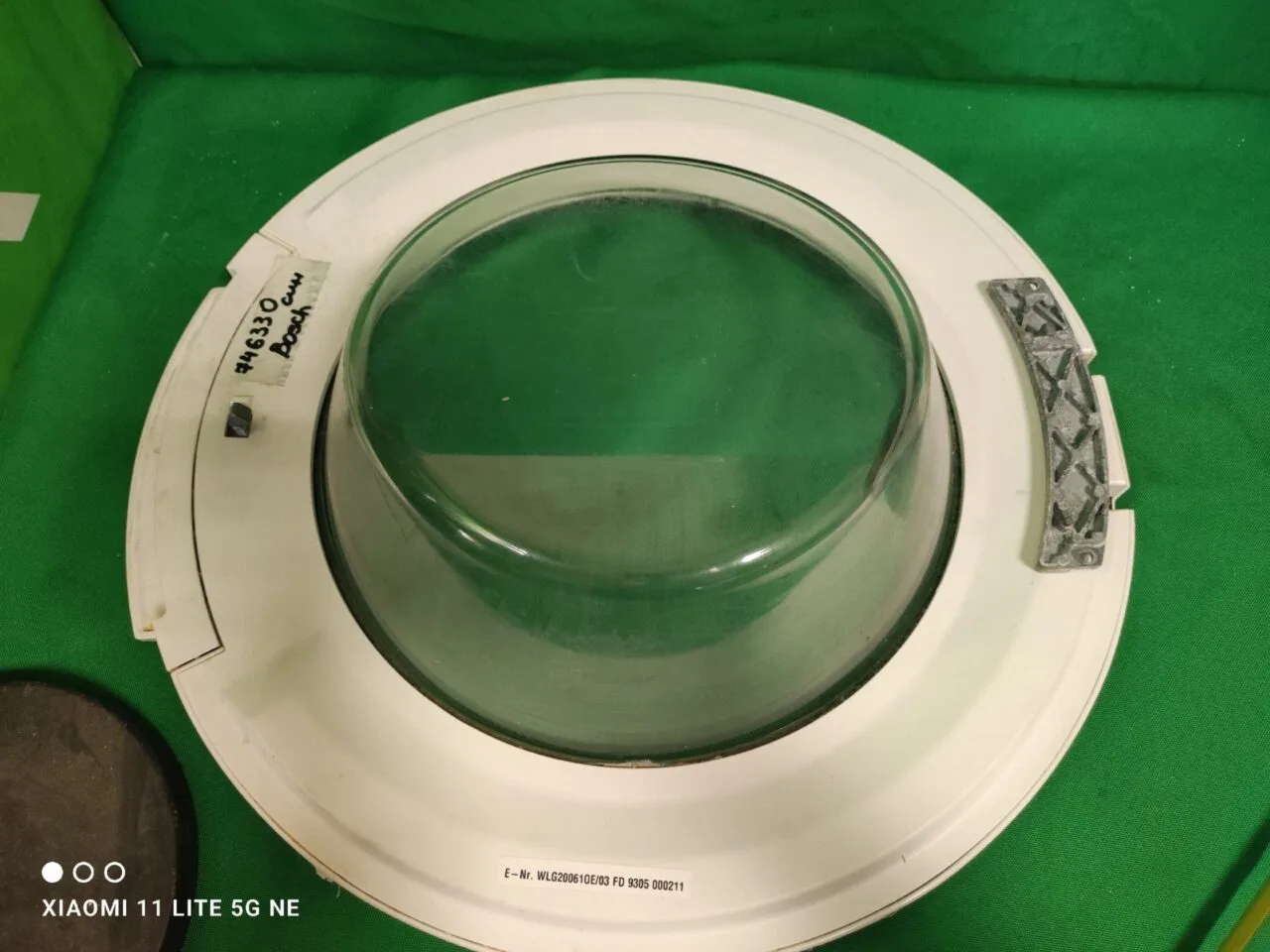 Люк Bosch 746330 черный