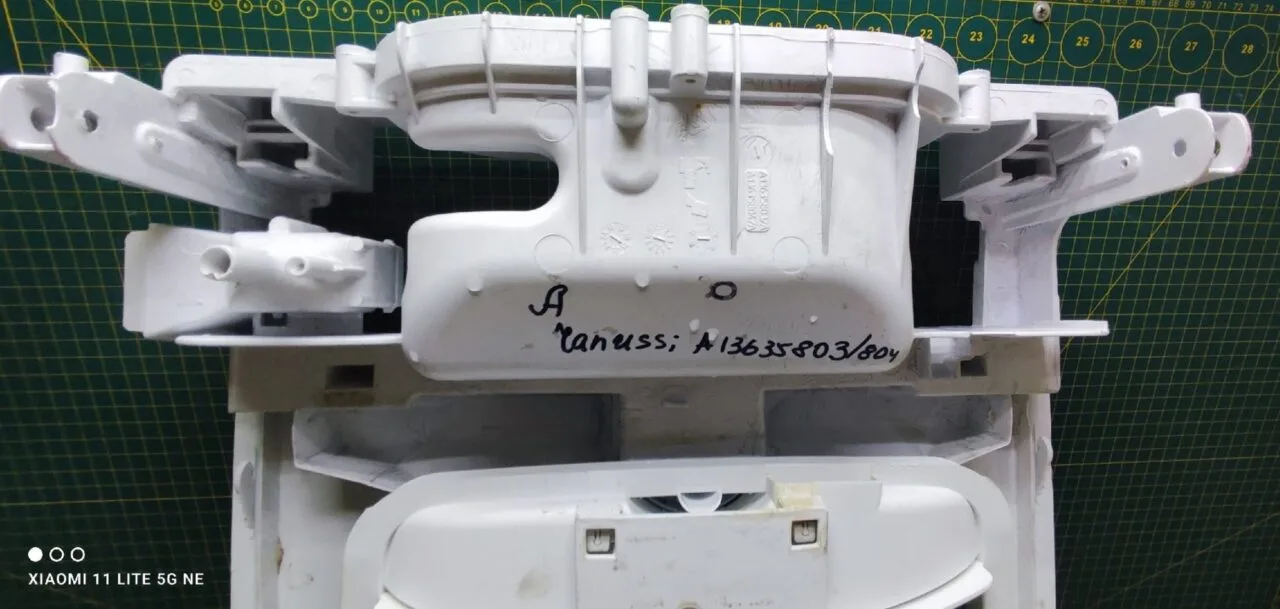 Обрамление люка Zanussi A13635803/804 для стиральной машины с вертикальной загрузкой