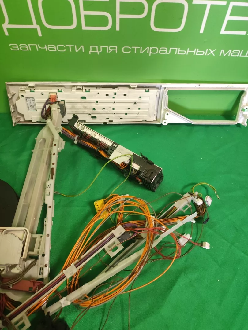 LeCWoA3WI0I Модуль Bosch WAS 24440 OE/03