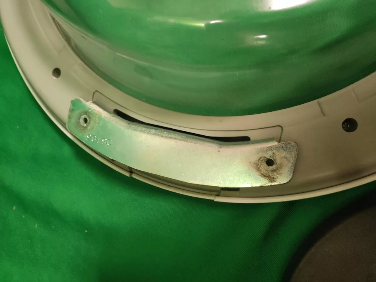 Люк Indesit C00270556 среднее серый