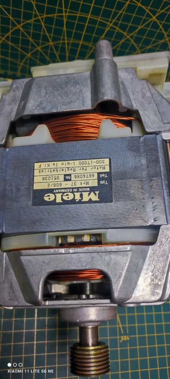 M7EmMGPFNwU Двигатель Miele 4674086 10 контактов