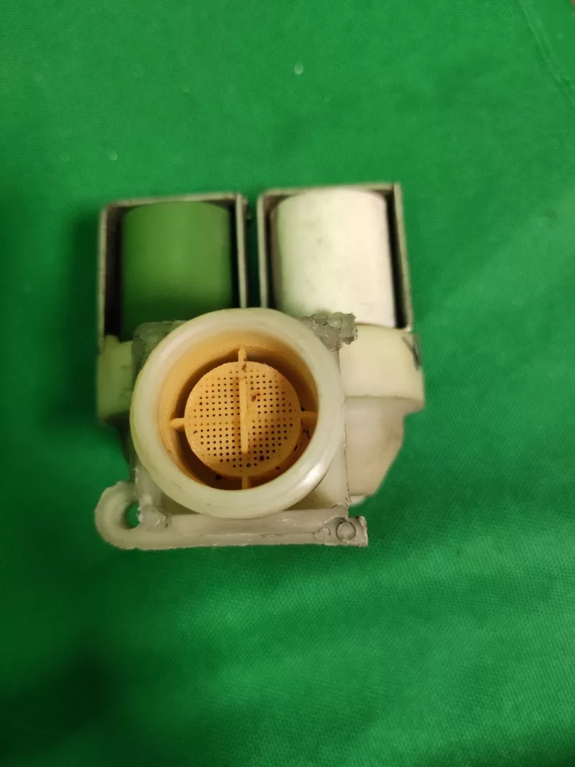 Клапан двойной Electrolux 124947102 фишка