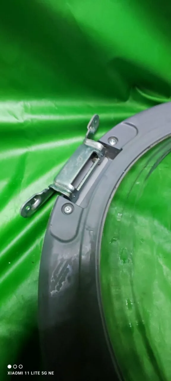 Люк Electrolux 8072235065 сер с дефектом