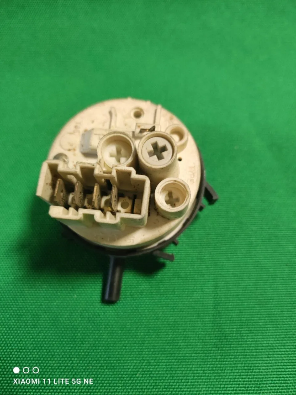 NgxlVbtB3lo Прессостат Ariston 160015916.02
