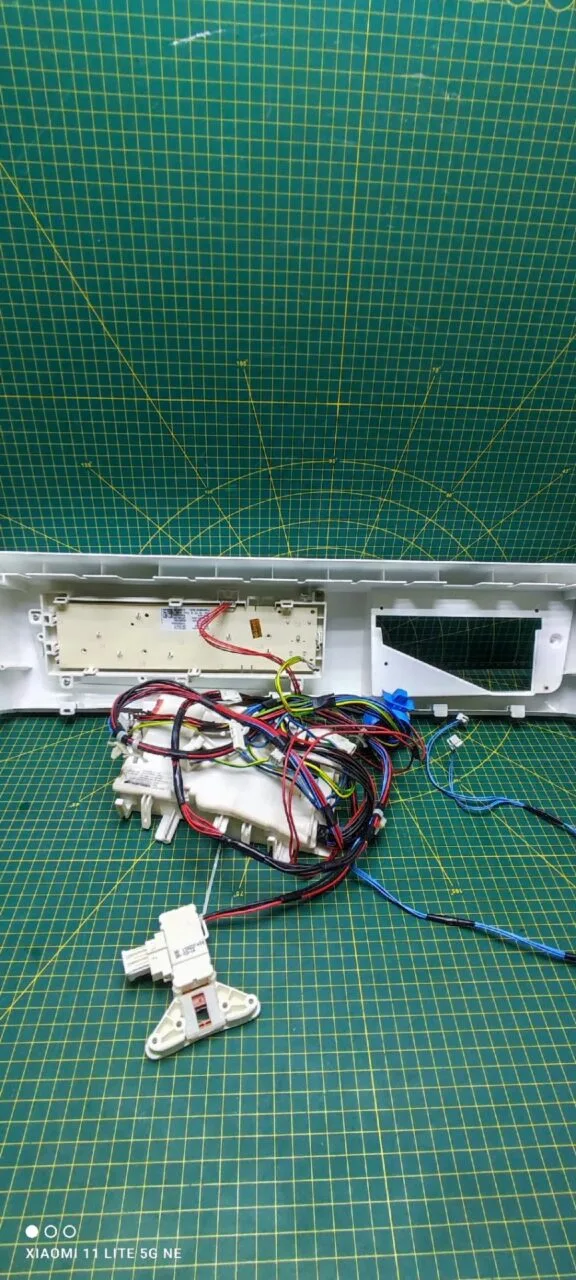 OHVpuydoRb0 Модуль Zanussi ZWSH6100V для стиральной машины