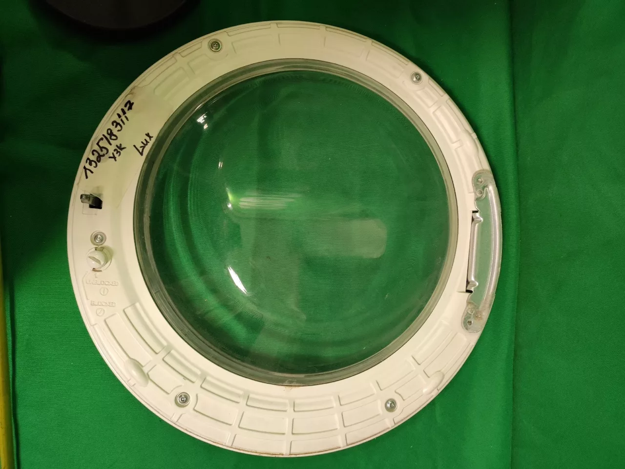 Люк Electrolux 1325183117 узкое