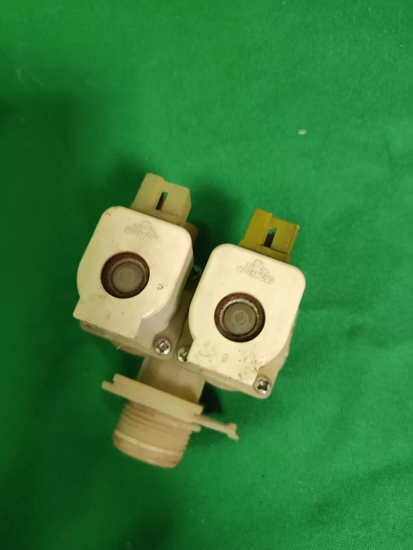 Клапан двойной Bosch 3037080aa0 фишка