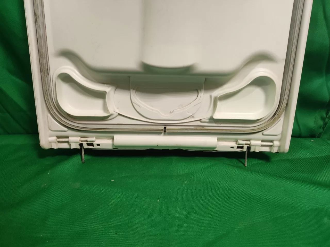 Крышка люка Electrolux 913210951-03 стиральной машины с вертикальной загрузкой