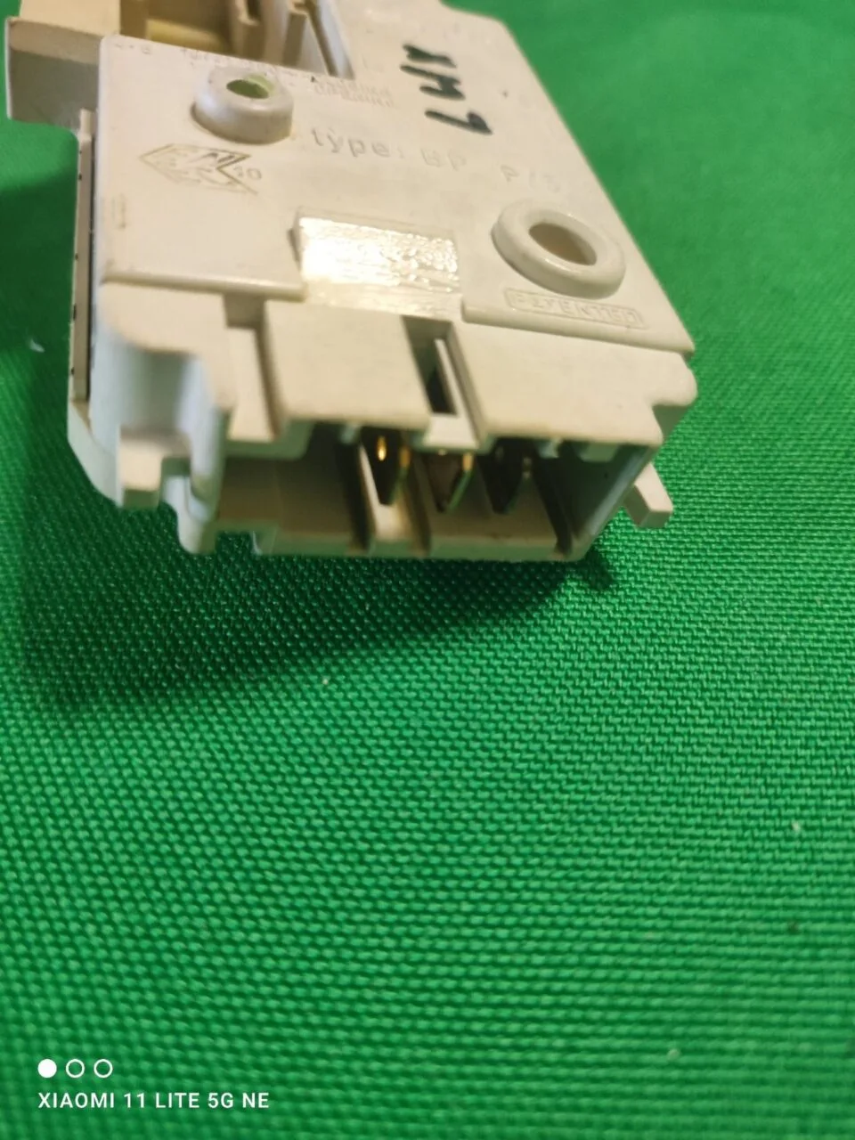 Замок люка (УБЛ) Electrolux 129747905 129747903 129747904