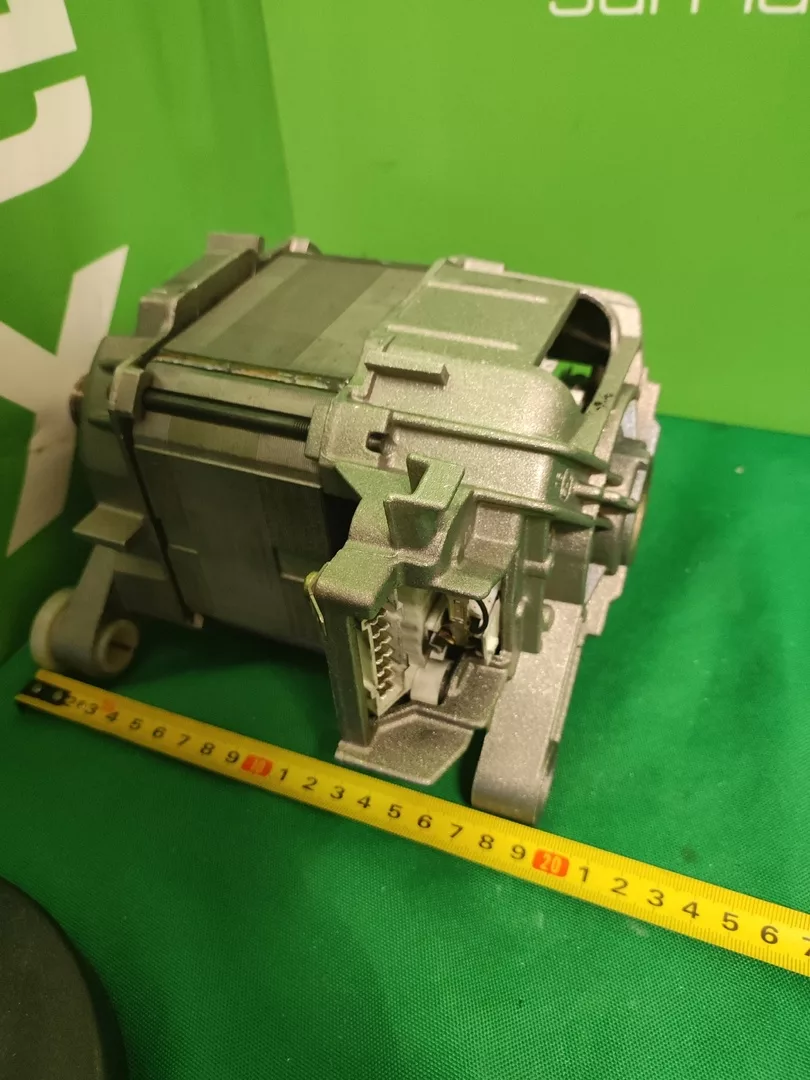 Двигатель Bosch 5500002634 -8 контактов