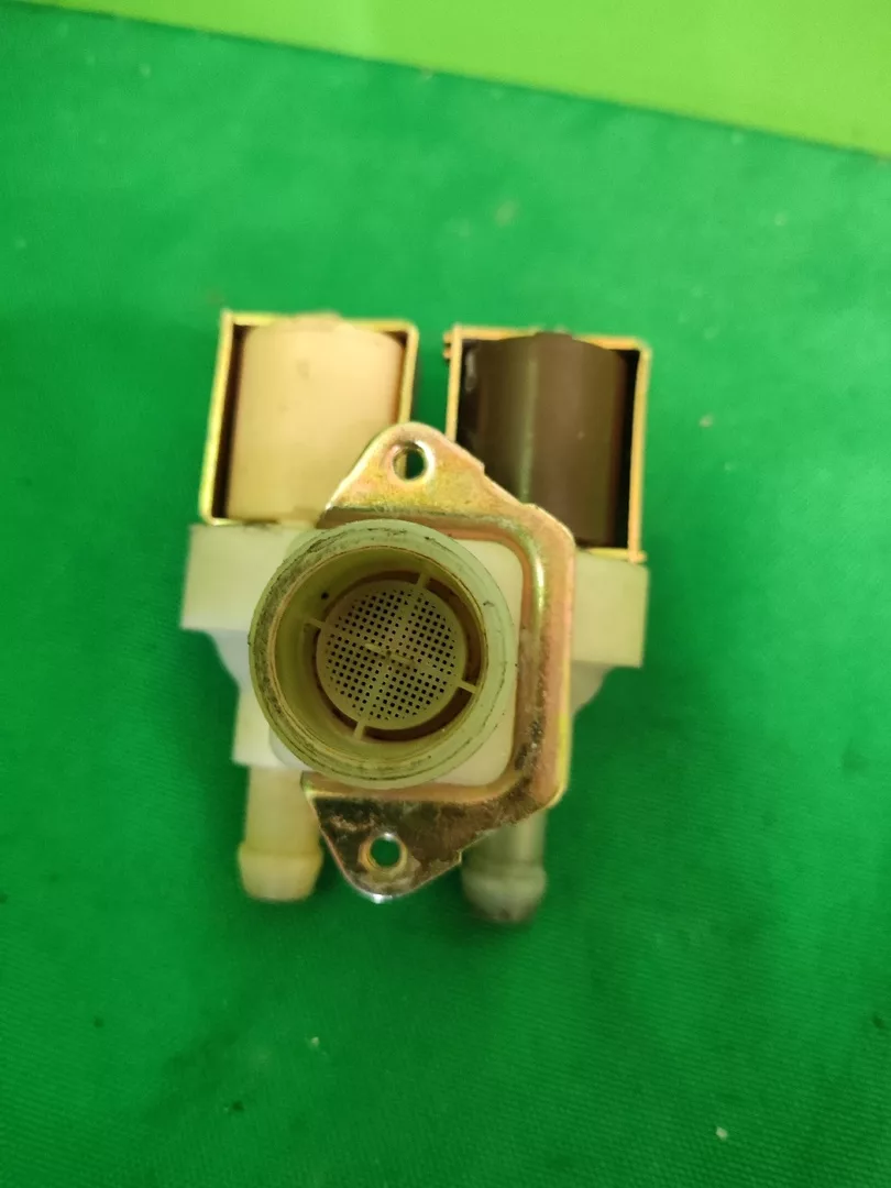 Клапан двойной Indesit D2690/00 контакты