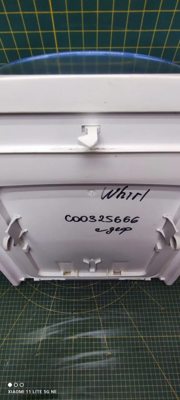 Крышка люка Whirlpool C00325666 с дефектом вертик. загрузкой