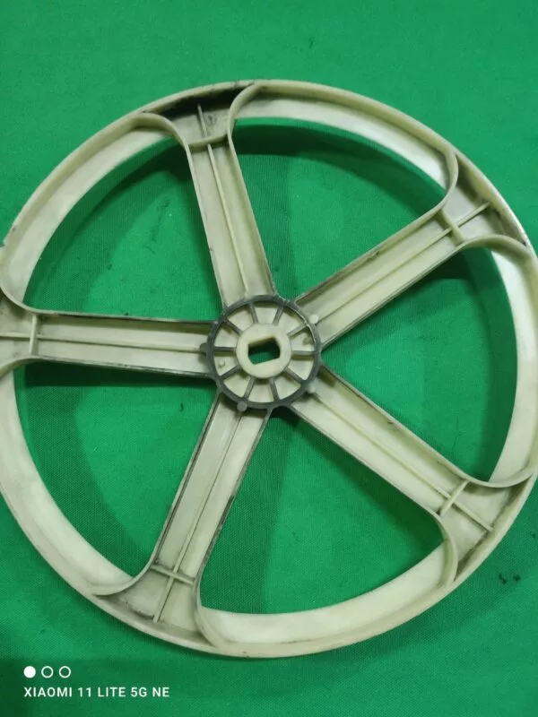 Шкив Indesit 17400257