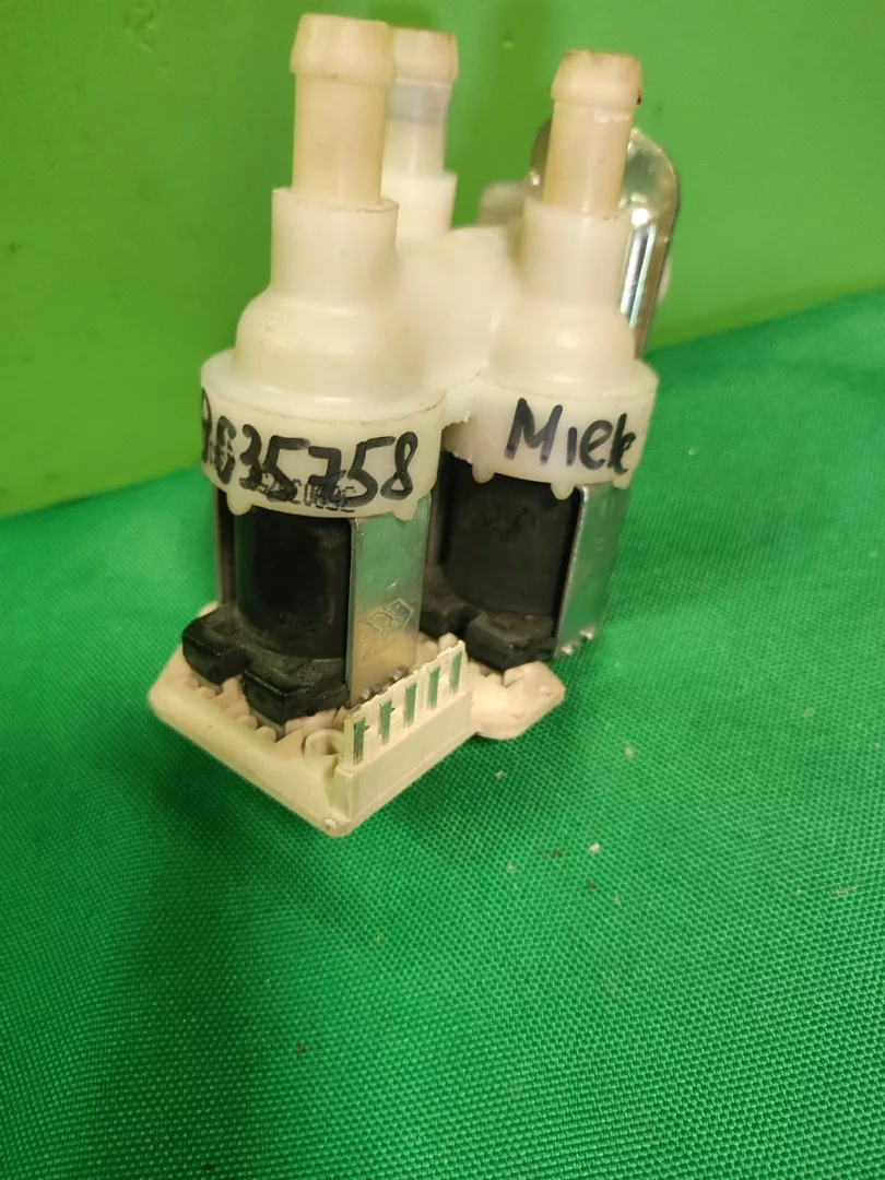 Клапан тройной Miele 359035758