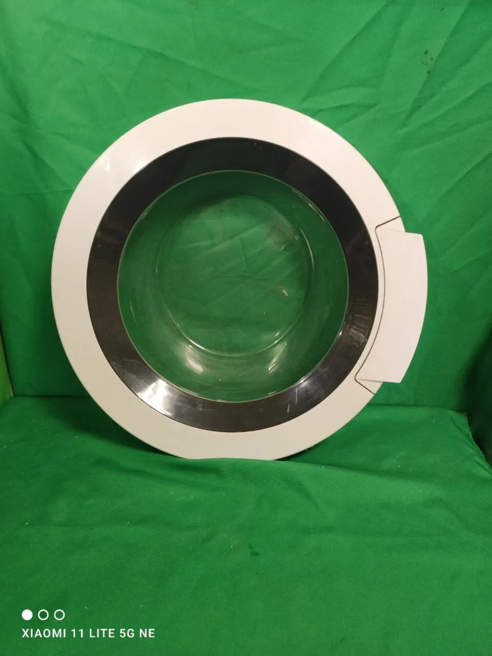 Люк Bosch 746330 черный