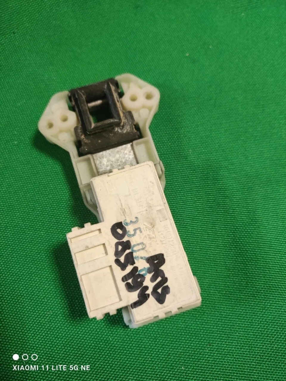 Замок люка (УБЛ) Ariston 085194