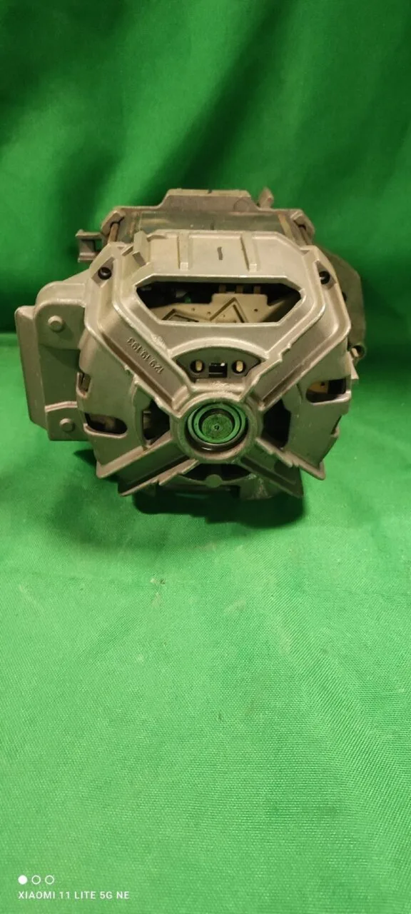 Двигатель Bosch 3047609AB2 3047609AC0 - 8 контактов