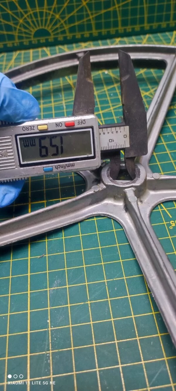 Шкив Indesit 174002210