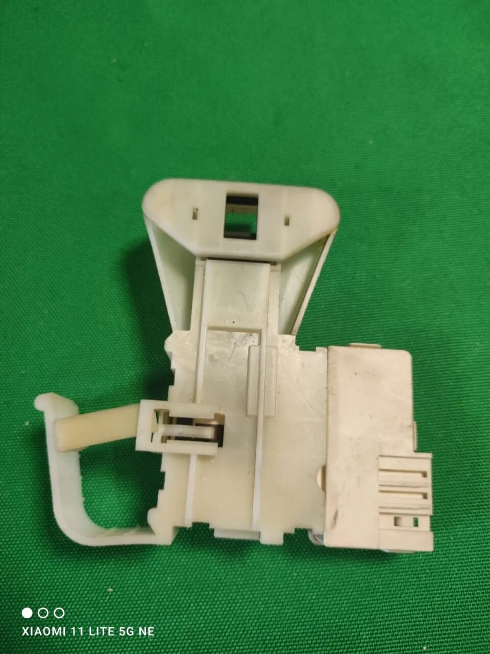 Замок люка (УБЛ) Ariston 160025338