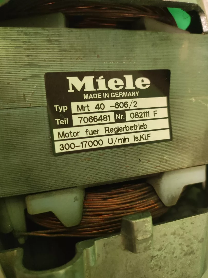 Двигатель Miele 7066481 MRT 40-606/2 для стиральной машины