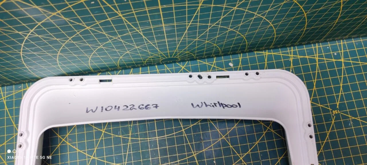Обрамление люка Whirlpool W10422667