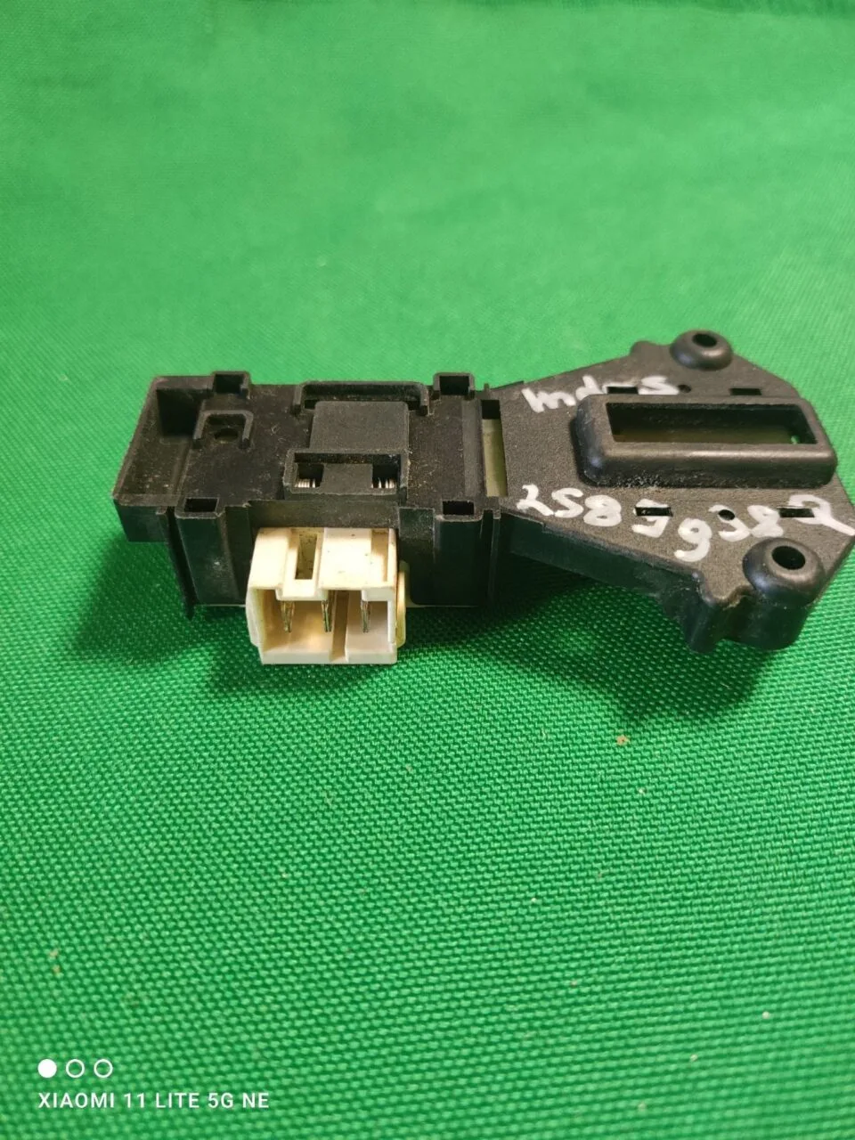 Замок люка (УБЛ) Ariston 2589938Q