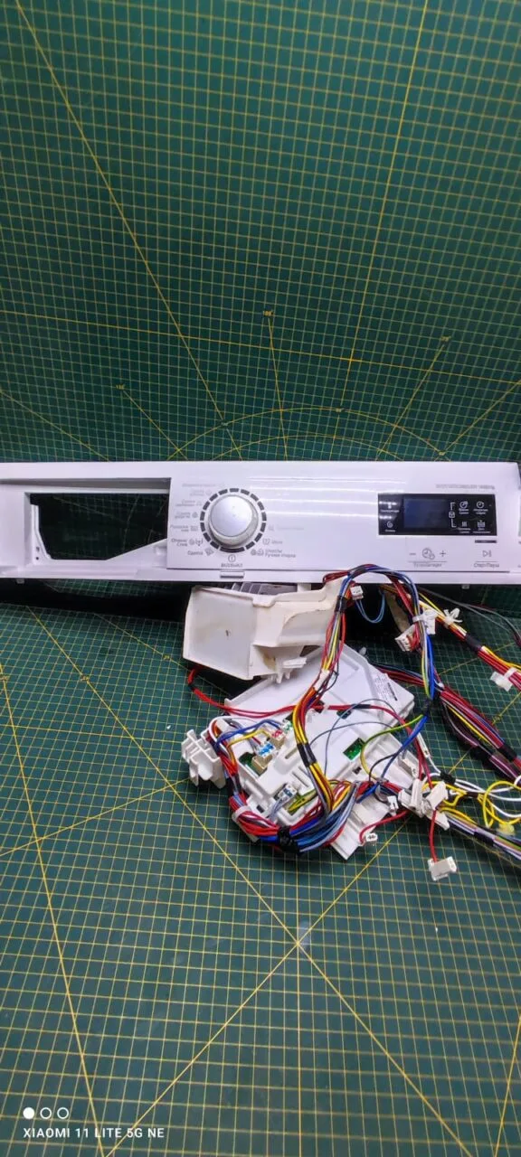 Модуль Electrolux EWW51476WD с модулем инвертора