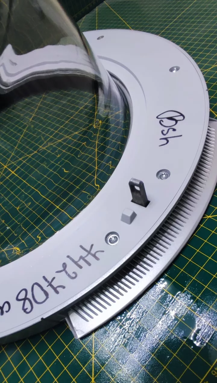 Люк Bosch 742708 сер