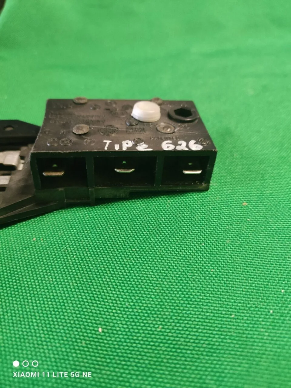 Замок люка (УБЛ) Ariston Tipo 626