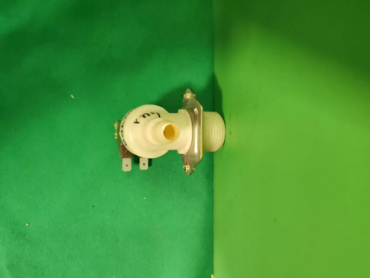 Клапан одинарный Electrolux 534002702 контакты