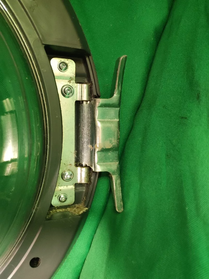 Люк Ariston C 00299565 петля