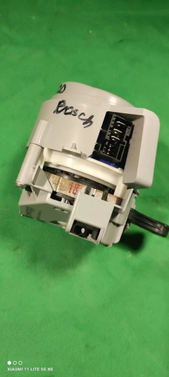 Насос циркуляционный Bosch 9000946120 мал