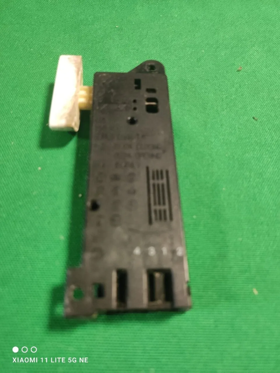 Замок люка (УБЛ) Bosch Brandt DS88/T4