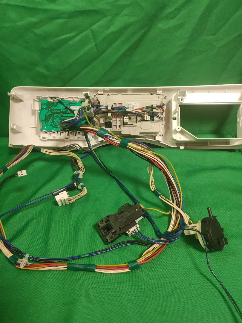 ZFKz5R74FbY Модуль управления Whirlpool AWOE 9348