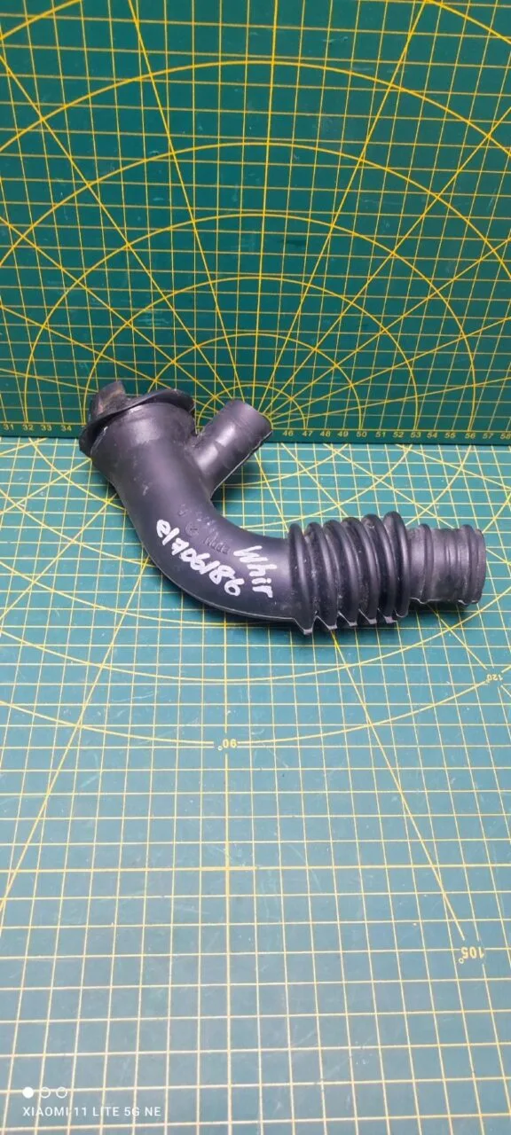 Патрубок Whirlpool El706186