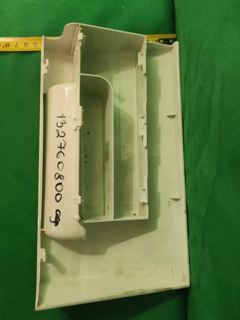 ZxLQga43OBw Панель порошкоприемника AEG 132760800