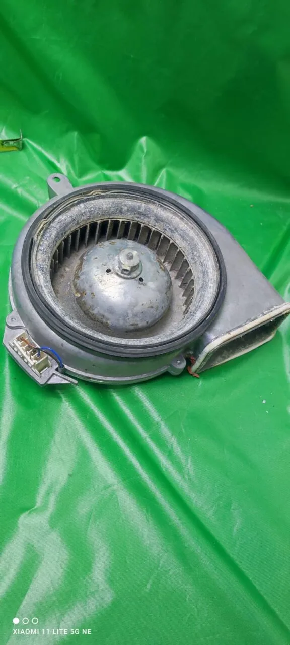 Мотор сушки Bosch R2E140-CB49-07 для стиральных машин