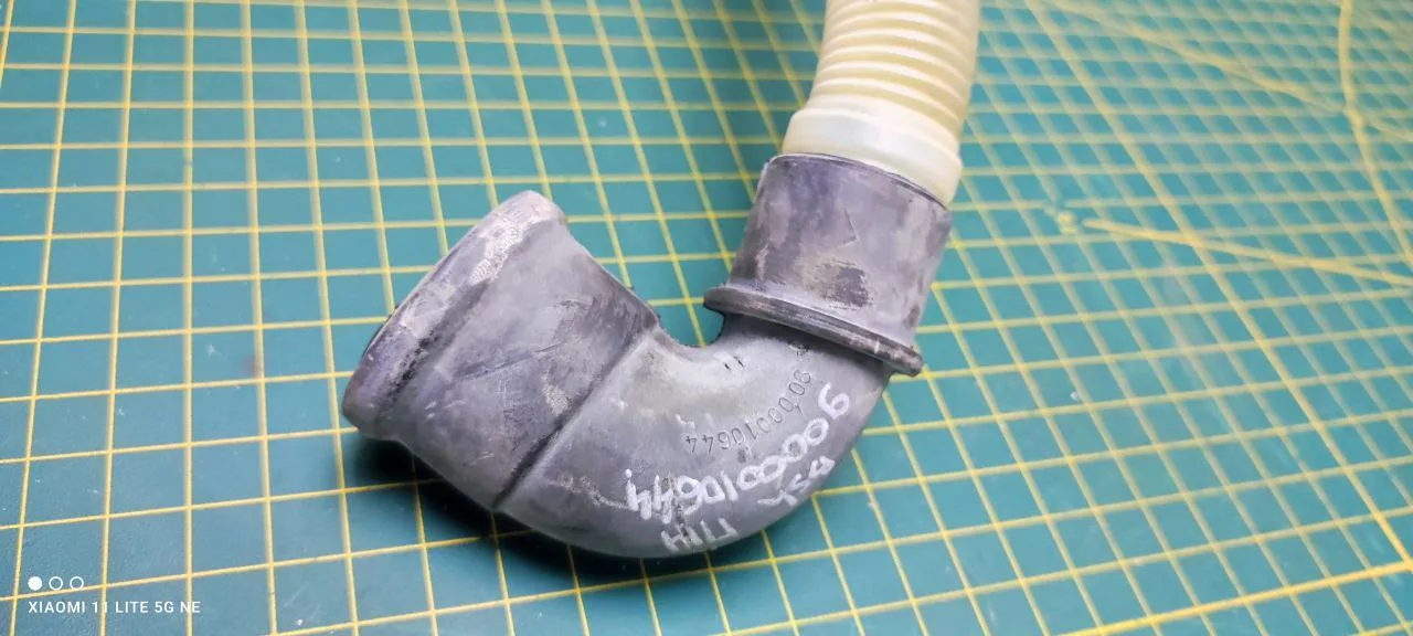 Патрубок Bosch 9000010644 для пмм