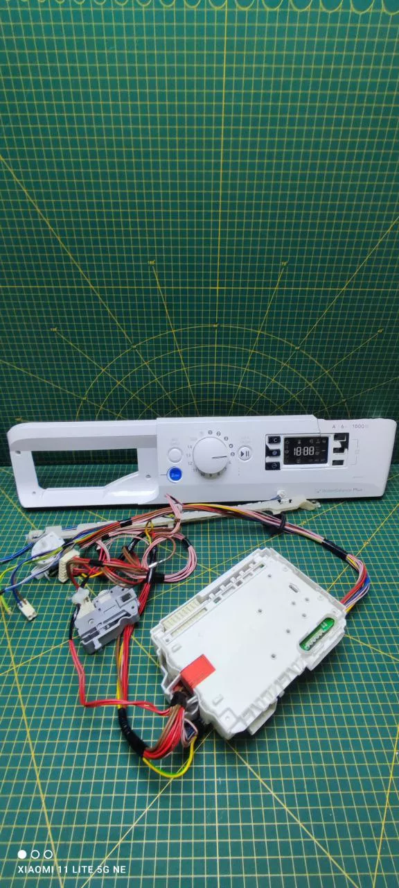 Модуль Indesit BWSE 61051 с дефектом Модуль Indesit BWSE 61051 с дефектом