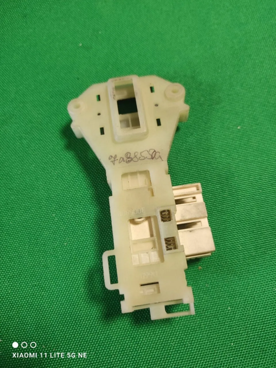 Замок люка (УБЛ) Ariston 7A885501