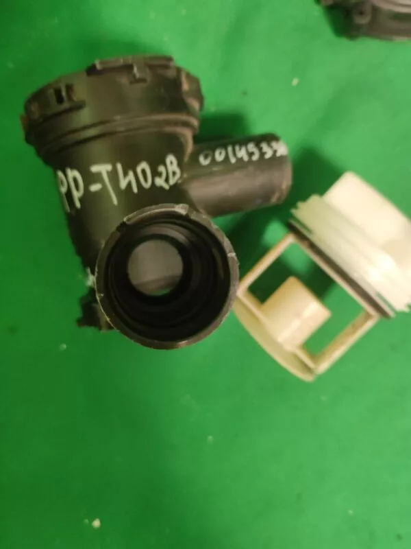 Улитка сливного насоса Bosch  00145338 (3 защелки. без заглушки)