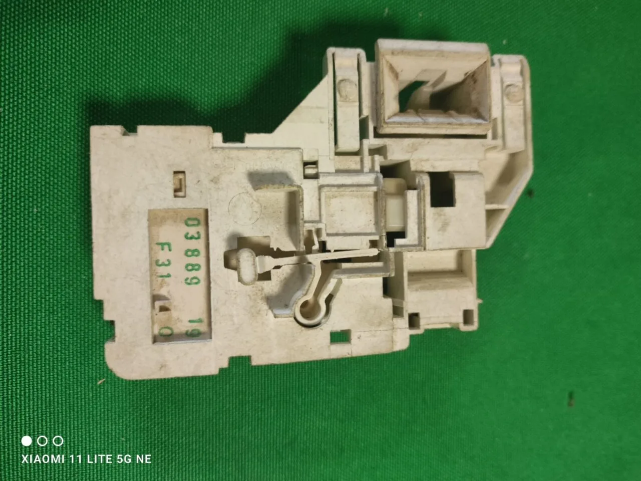 Замок люка (УБЛ) Whirlpool C00272452