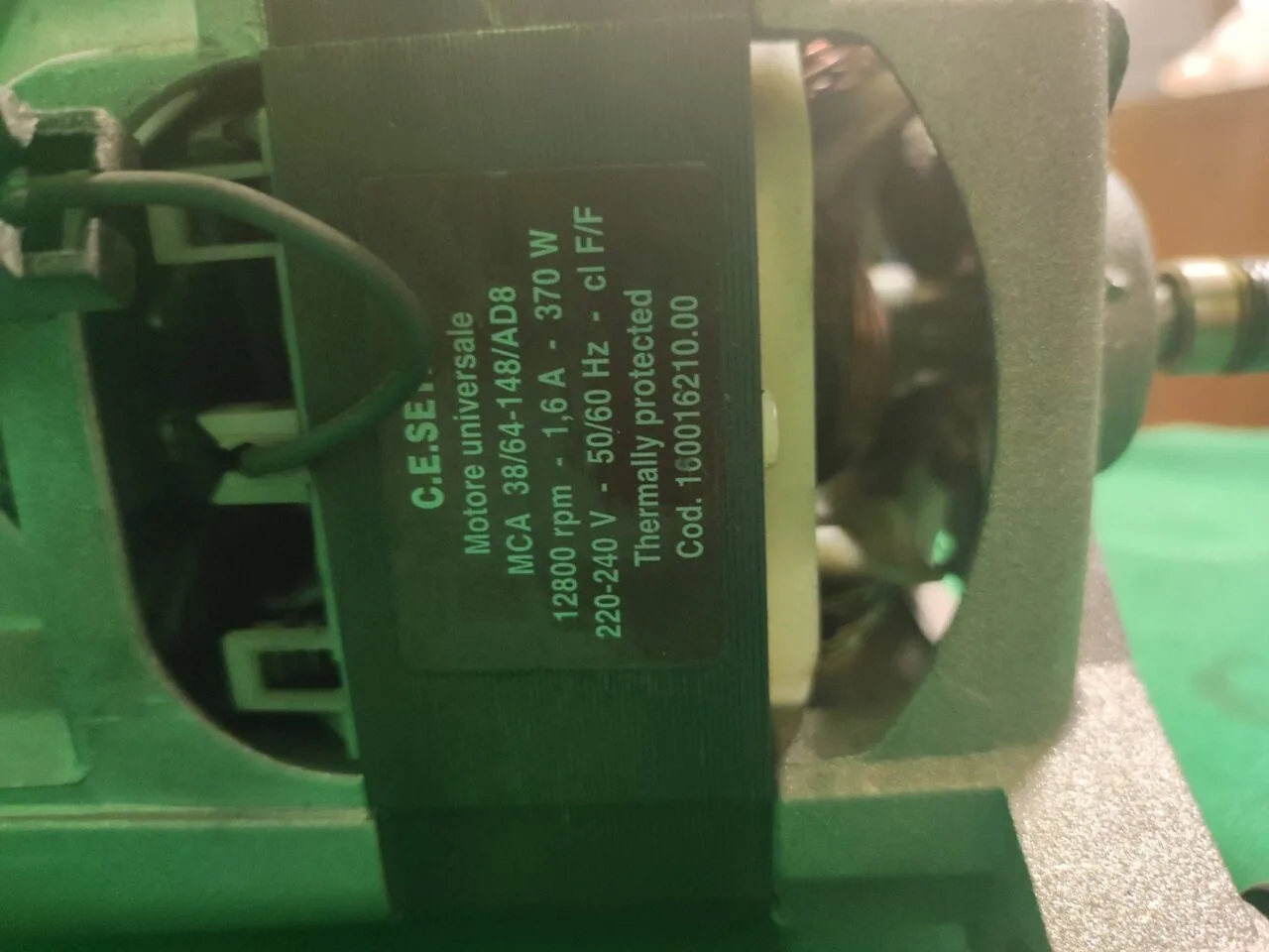 bO9LJ9aE64s Двигатель Indesit Ceset 160016210.00 -6 контактов
