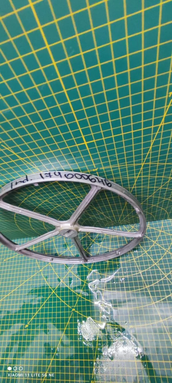 Шкив Indesit 174000646