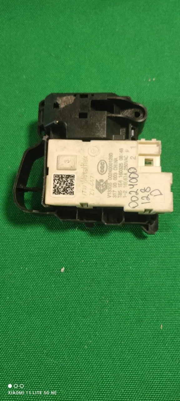 Замок люка (УБЛ) Haier 0024000128D