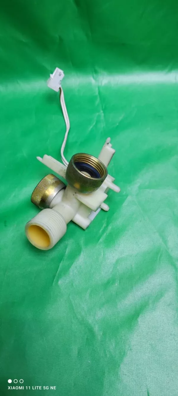 Тройник для клапанов Miele M28618 4364422